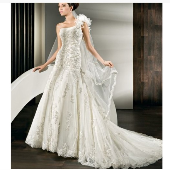 Demetrio’s 1-Shoulder Fit & Flare Bridal Dress 4 - Picture 1 of 15